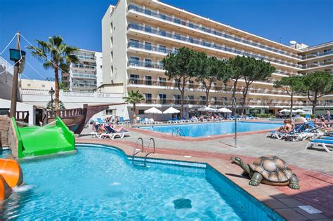 OASIS PARK HOTEL .